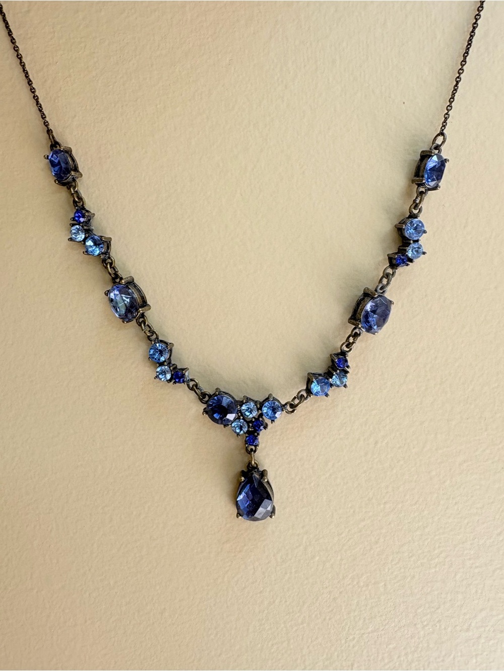 Stunning Vintage Avon Blue Crystal Drop Y Pendant Necklace 20”